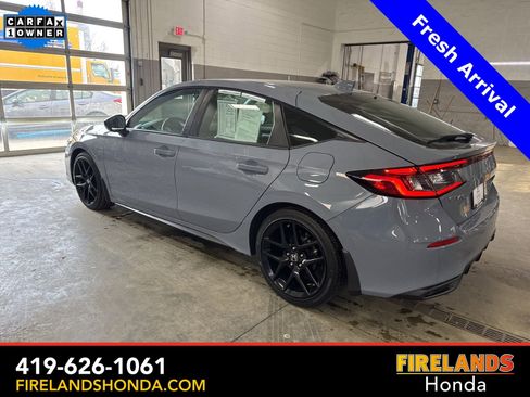 Used 2023 Honda Civic Sport image 3