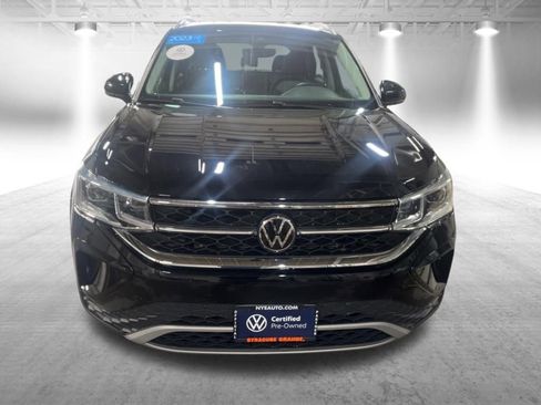 Used 2023 Volkswagen Taos SEL AWD/4WD image 2