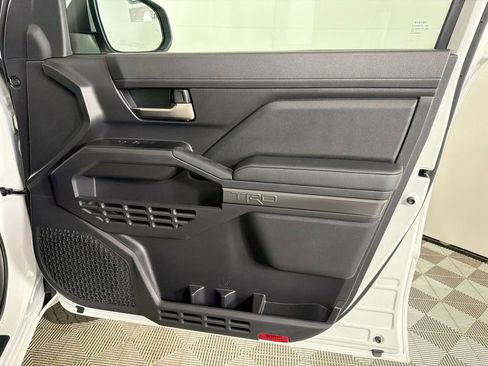 Used 2025 Toyota Tacoma TRD Off-Road image 14