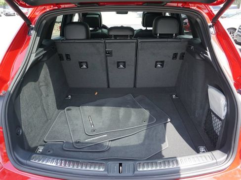 Used 2025 Porsche Macan AWD/4WD image 19
