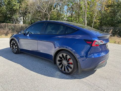 Used 2023 Tesla Model Y Performance image 14