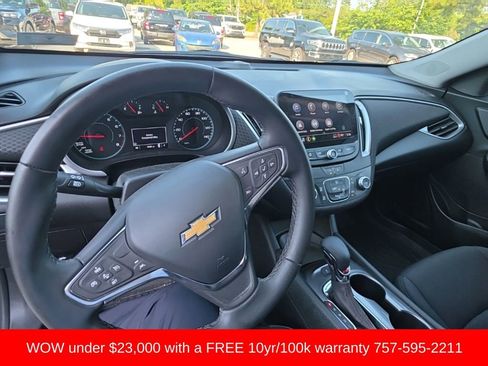 Used 2025 Chevrolet Malibu RS FWD image 15
