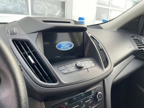 Used 2018 Ford Escape SE w/ SE Sync 3 Package image 14