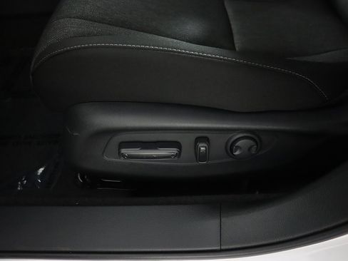 Certified 2025 Honda Accord SE image 30