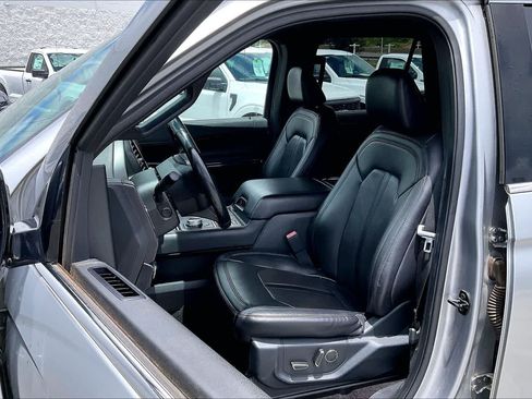 Used 2021 Ford Expedition Limited AWD/4WD image 11