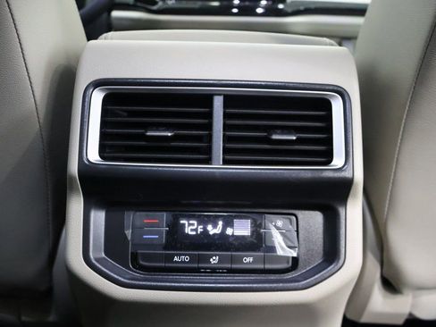 New 2026 Volkswagen Atlas SE image 25