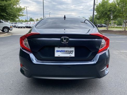 Used 2018 Honda Civic EX image 8