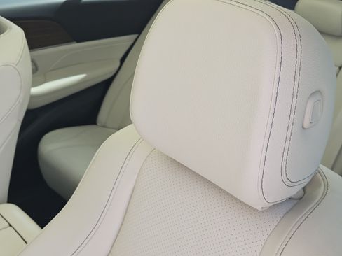 Used 2022 Mercedes-Benz GLE 350 w/ AMG Line Exterior image 12