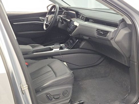 Used 2022 Audi e-tron Premium Plus w/ Premium Plus Package image 7