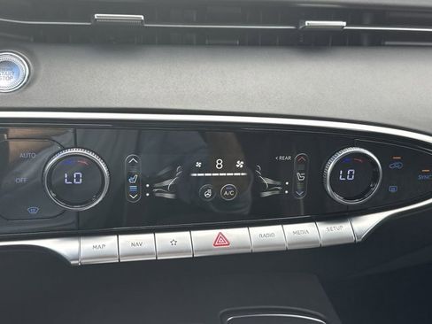 Used 2024 Genesis GV70 3.5T Sport w/ Sport Advanced Package image 28