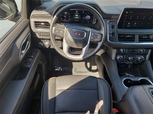 Used 2024 GMC Yukon XL SLT image 19