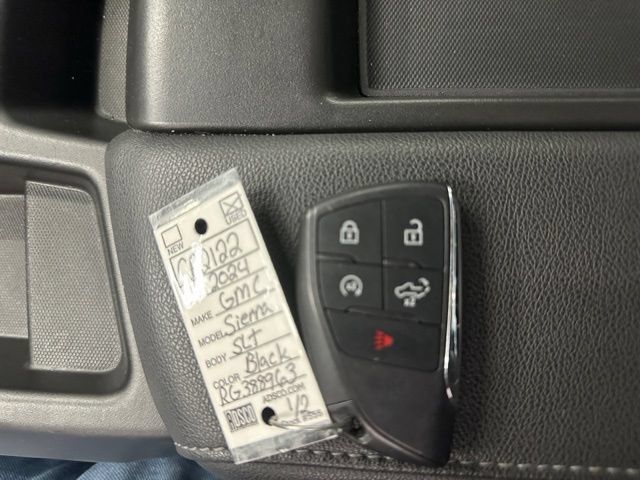 Used 2024 GMC Sierra 1500 SLT AWD/4WD image 35
