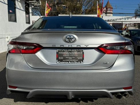 Used 2024 Toyota Camry SE FWD image 6