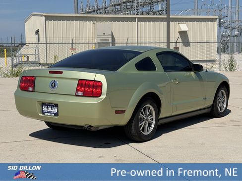 Used 2005 Ford Mustang Coupe RWD image 4
