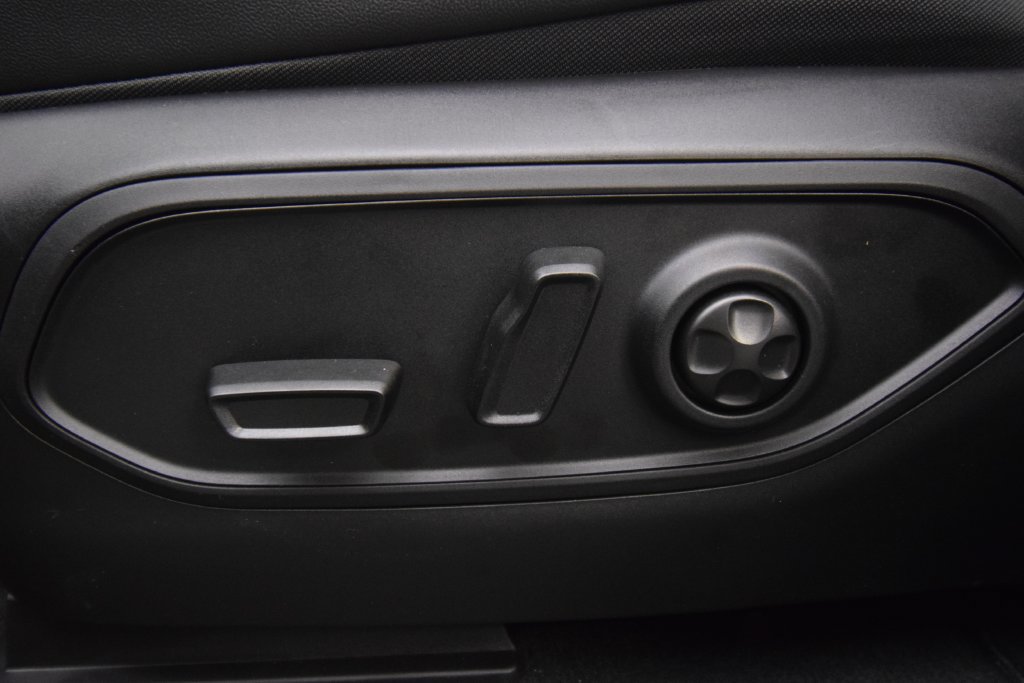 New 2027 Jeep Grand Cherokee Altitude AWD/4WD image 35