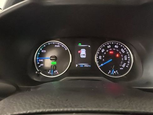 Used 2022 Toyota RAV4 LE AWD/4WD image 15