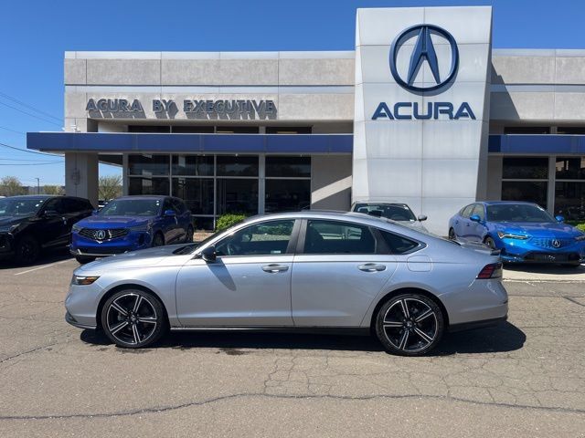 Used 2025 Honda Accord Sport image 1