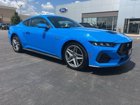 Used 2024 Ford Mustang GT Premium RWD image 8