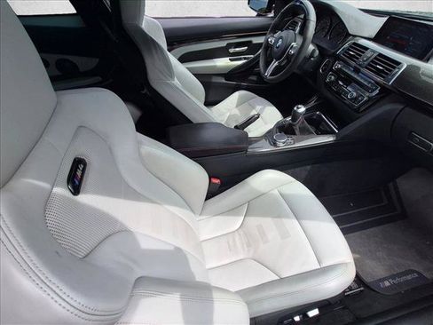 Used 2018 BMW M4 Coupe RWD image 19