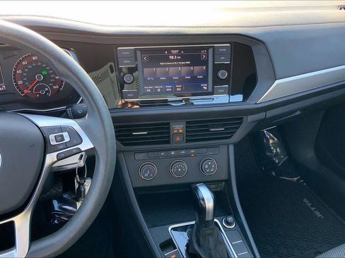 Used 2021 Volkswagen Jetta S image 12