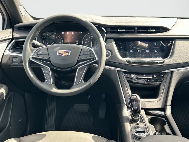 New 2026 Cadillac XT5 Premium Luxury AWD/4WD image 2
