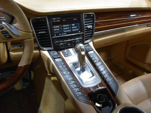 Used 2010 Porsche Panamera Turbo AWD/4WD image 25