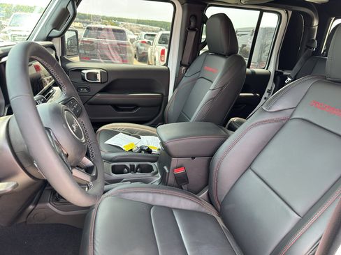 Used 2025 Jeep Gladiator Rubicon AWD/4WD image 11