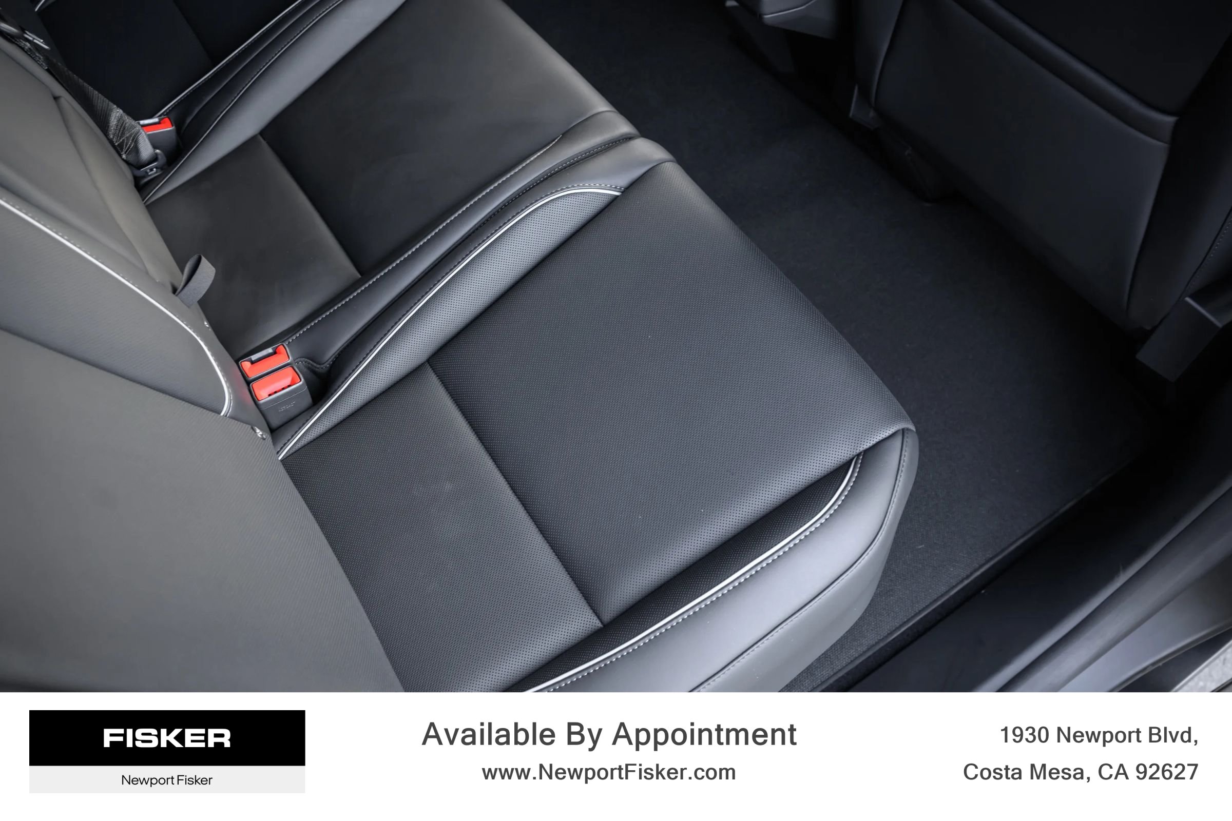 Used 2024 Tesla Cybertruck AWD Crew Cab image 28