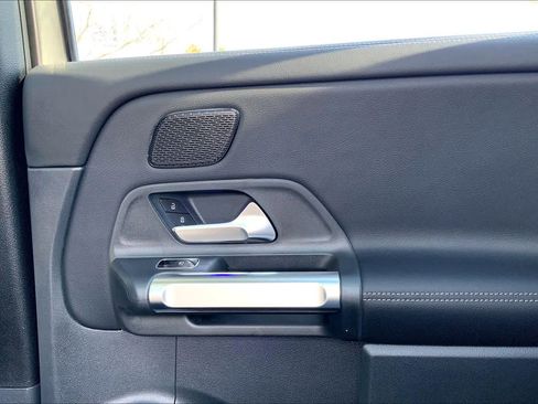 New 2026 Mercedes-Benz GLB 250 4MATIC image 23