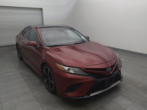 Used 2018 Toyota Camry XSE FWD image 13