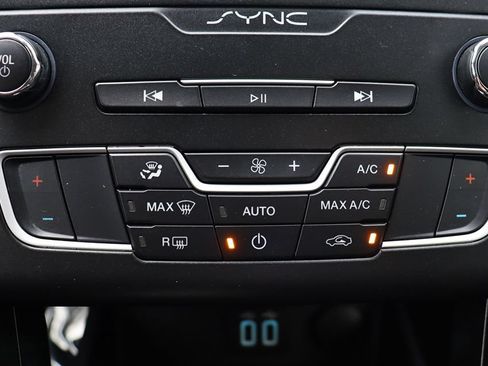 Used 2019 Ford Fusion SE FWD image 45