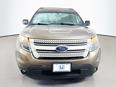 Used 2015 Ford Explorer XLT w/ Equipment Group 201B image 2