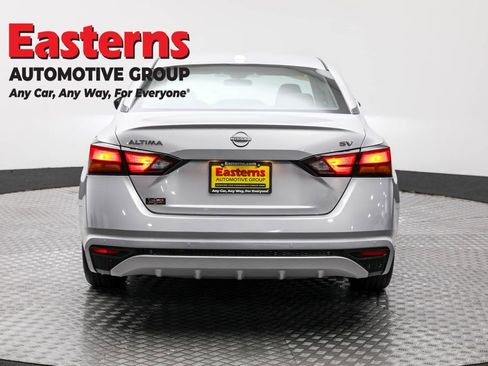 Used 2024 Nissan Altima 2.5 SV image 6