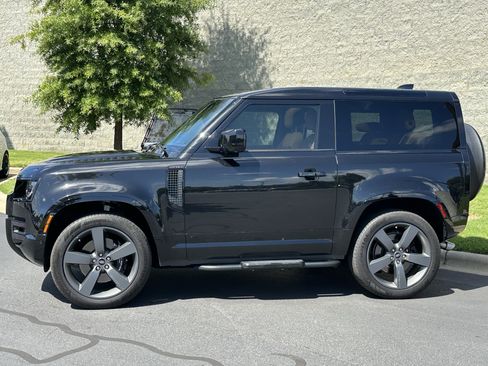 Certified 2024 Land Rover Defender 90 V8 AWD/4WD image 4