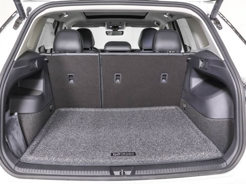 Used 2026 Volkswagen Tiguan SE w/ Panoramic Sunroof Package AWD/4WD image 39