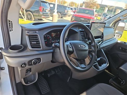 Used 2023 Ford Transit 350 XLT image 10