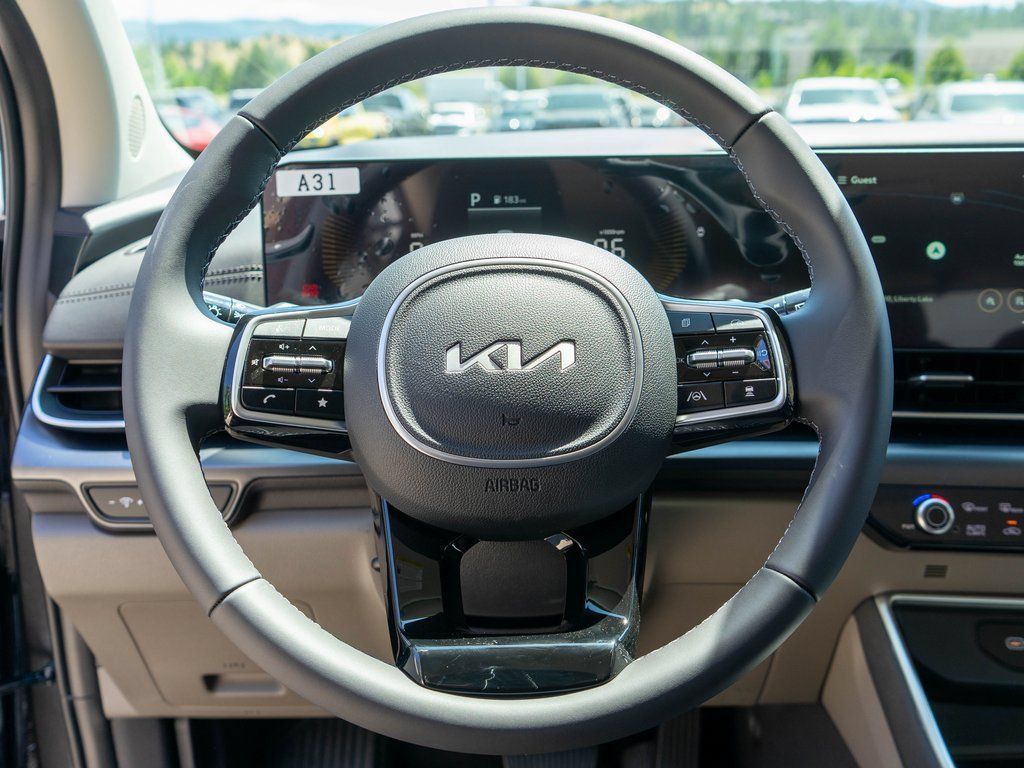 Used 2026 Kia Carnival FWD image 16