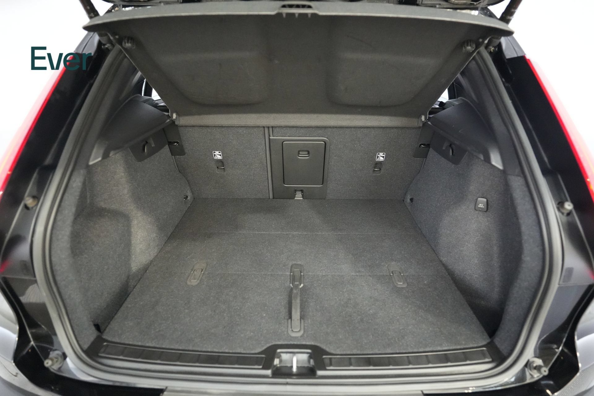 Used 2023 Volvo XC40 Recharge Ultimate AWD/4WD image 8
