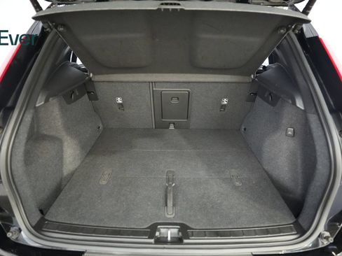 Used 2023 Volvo XC40 Recharge Ultimate AWD/4WD image 8