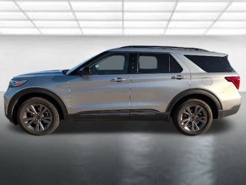 Used 2024 Ford Explorer XLT w/ Equipment Group 202A image 30