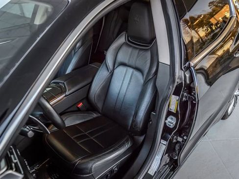 Used 2018 Maserati Ghibli GranSport image 39