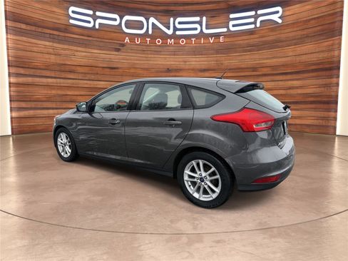 Used 2015 Ford Focus SE image 3