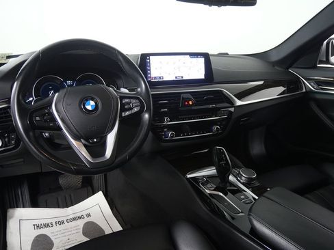 Used 2019 BMW 530i xDrive w/ Convenience Package AWD/4WD image 16