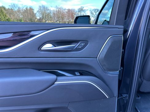 Used 2023 Cadillac Escalade Sport w/ LPO, ONYX Package image 41