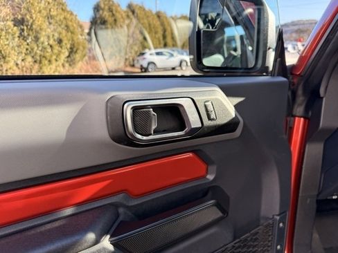 Used 2024 Ford Bronco Black Diamond image 17
