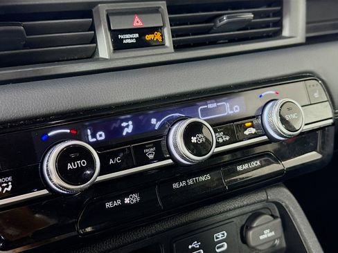 Certified 2024 Honda Pilot Touring image 19