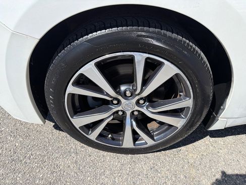 Used 2017 Nissan Maxima 3.5 SV image 9