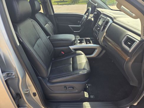 Used 2016 Nissan Titan SL RWD image 8
