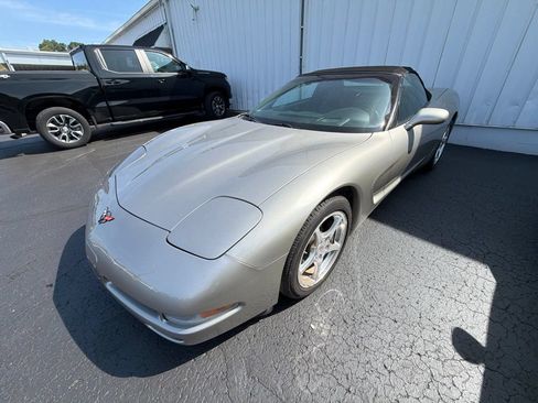 Used 2000 Chevrolet Corvette Convertible w/ Memory Pkg RWD image 1