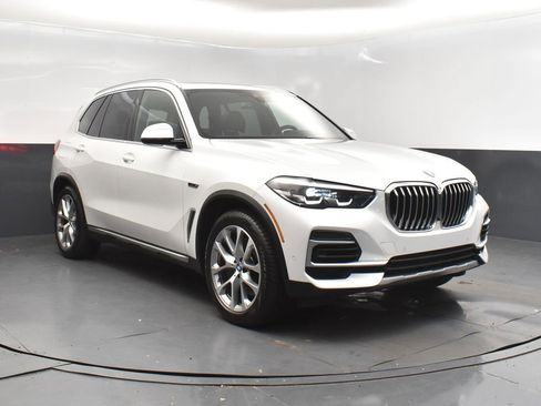Certified 2022 BMW X5 xDrive45e w/ Premium Package image 9